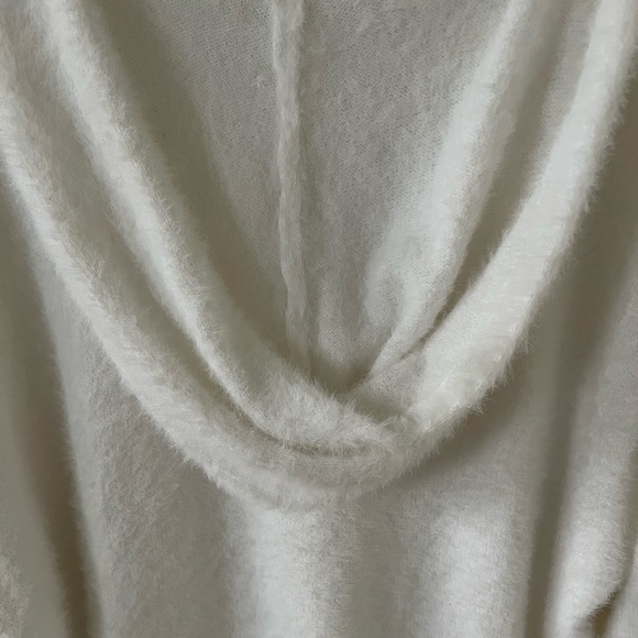 Anthropologie Pilcro NWT 🆕 white fuzzy hooded sweater, 1X - Picture 6 of 12